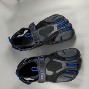 Barely worn Women's Fila Skele-toes size 5